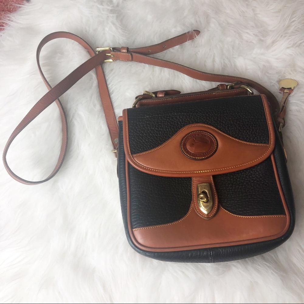 Vintage Dooney & Burke crossbody Black and Tan